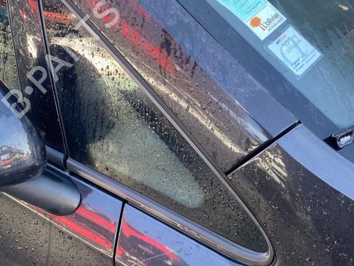 Used Front right quarter glass OPEL CORSA E (X15) 1.4 (08, 68) (90 hp) 31994492