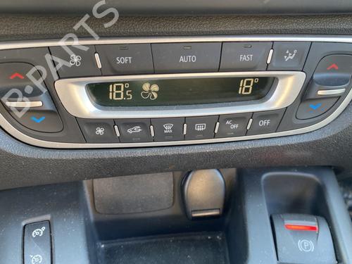Used Climate control Climate control RENAULT SCÉNIC III (JZ0/1_) 1.5 dCi (110 hp) 33946006 33946006