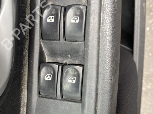 Used Left front window switch RENAULT CLIO III (BR0/1, CR0/1) 1.5 dCi (BR17, CR17) (86 hp) 28317579