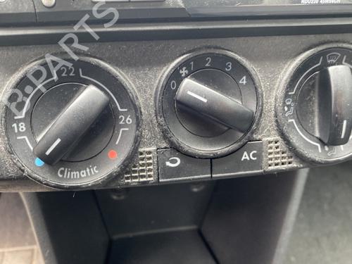 Used Climate control VW POLO (9N_, 9A_) 1.2 12V (64 hp) 25812412