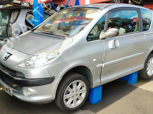 Left mirror PEUGEOT 1007 (KM_) 1.4 HDi | BP25692571C26