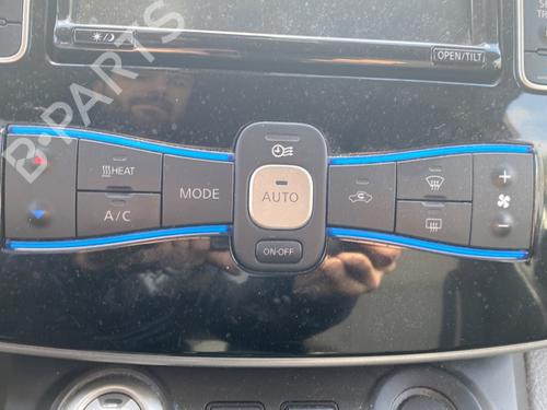 climate-control-nissan-nv200-van-2010-25691400 main image