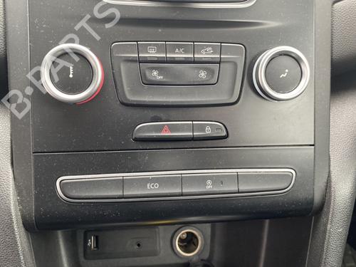 Used Climate control Climate control RENAULT MEGANE IV Hatchback (B9A/M/N_) 1.2 TCe 100 (B9MS) (100 hp) 33723935 33723935