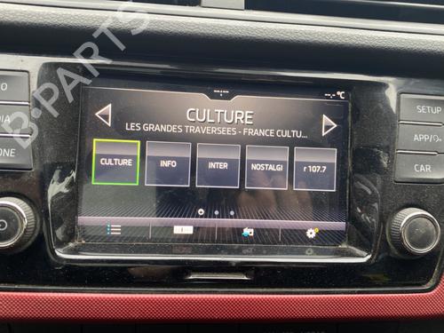 Used Radio SKODA FABIA III Estate (NJ5) 1.0 TSI (95 hp) 28189912