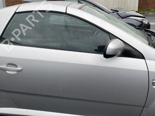 Used Right front door OPEL TIGRA TwinTop (X04) 1.4 (R97) (90 hp) 30930770