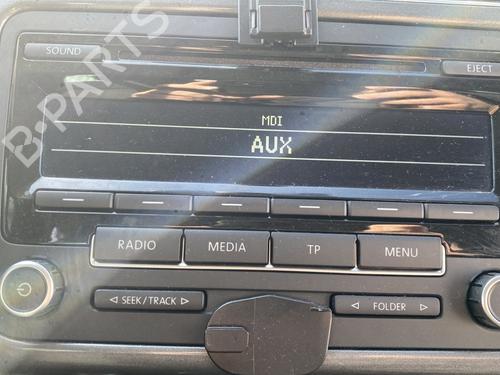 Used Radio VW POLO V (6R1, 6C1) 1.6 TDI (90 hp) 32493775