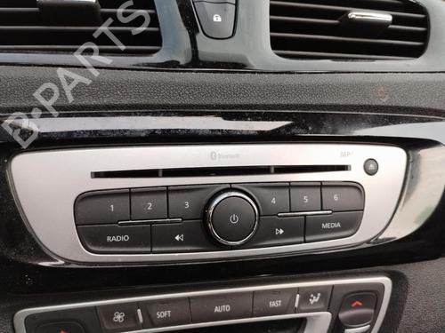 Bilradio Bilradio RENAULT SCÉNIC III (JZ0/1_) 1.6 dCi (JZ00, JZ12) (130 hp) 37589013 37589013