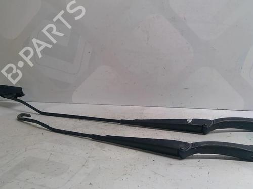 Used Front windshield wiper arm CITROËN BERLINGO / BERLINGO FIRST Box Body/MPV (M_) 1.9 D 70 (MBWJZ, MCWJZ) (69 hp) 25687315
