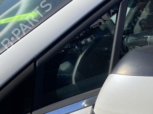 Vitre de custode avant gauche PEUGEOT 5008 (0U_, 0E_) 1.6 HDi (112 hp) 29412492