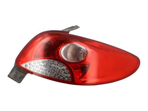 Right taillight PEUGEOT 206+ (2L_, 2M_) 1.4 HDi eco 70 | BP25697464C35 