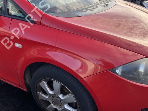 Used Right front fenders SEAT LEON (1P1) 1.9 TDI (105 hp) 30438877