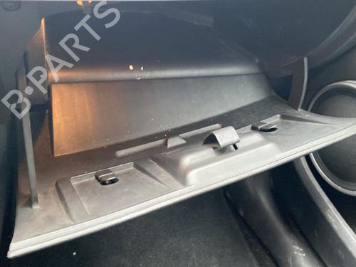 Used Glove box RENAULT CLIO III (BR0/1, CR0/1) 1.5 dCi (BR17, CR17) (86 hp) 28317576