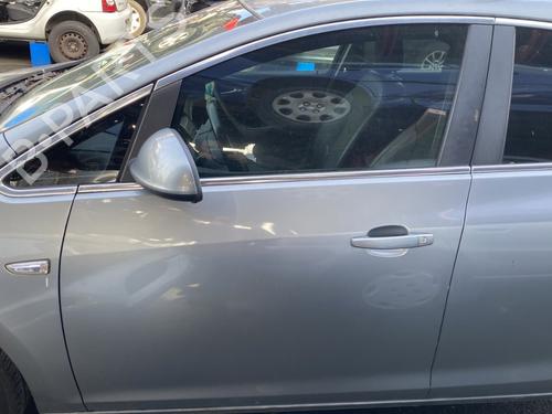 Used Front left exterior door handle OPEL ASTRA J (P10) 2.0 CDTI (68) (160 hp) 25691302