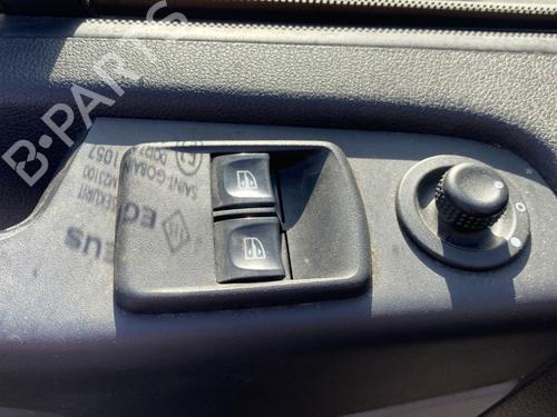 Used Left front window switch RENAULT TRAFIC III Van (FG_) 1.6 dCi 125 (FGMH) (125 hp) 27944483