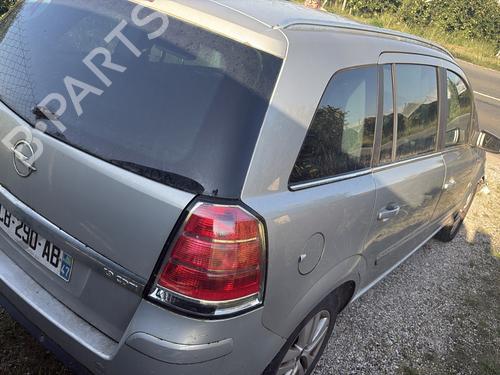 Right taillight OPEL ZAFIRA / ZAFIRA FAMILY B (A05) 1.9 CDTI (M75) | BP31775377C35