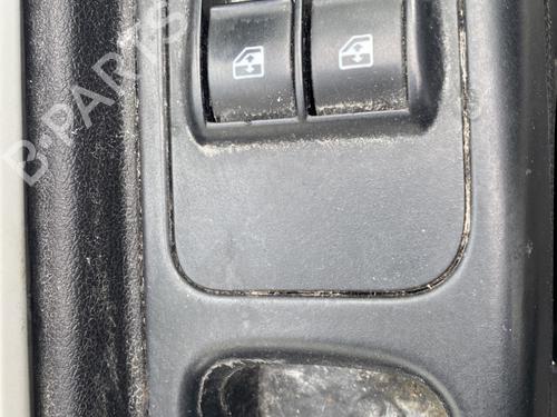 Used Left front window switch Left front window switch PEUGEOT BIPPER (AA_) 1.3 HDi 75 (75 hp) 33829410 33829410