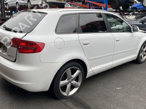 Gearbox AUDI A3 Sportback (8PA) 2.0 TDI 16V | BP25686181M3 