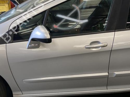 Used Left front door PEUGEOT 308 SW I (4E_, 4H_) 1.6 HDi (109 hp) 30792656