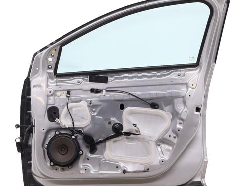dr-hjre-fortil-renault-megane-iv-hatchback-b9amn_-2015-33723923 main image