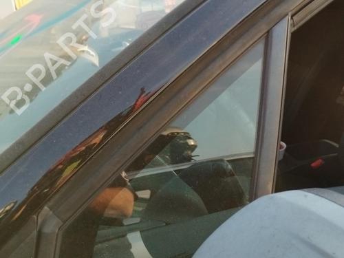 front-left-quarter-glass-citroen-c4-ii-nc_-2009-37683827 main image