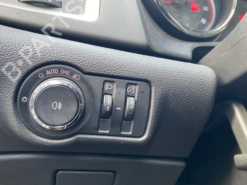 Used Headlight switch OPEL ASTRA J (P10) 1.4 (68) (100 hp) 30485461