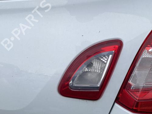 Feu de coffre droit RENAULT TWINGO II (CN0_) 1.2 16V (CN04, CN0B) (75 hp) 32373901