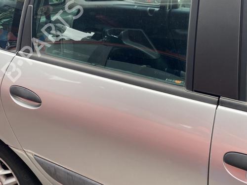 Used Right rear door RENAULT ESPACE III (JE0_) 2.0 16V (JE0N, JE0L, JE02) (140 hp) 28823501