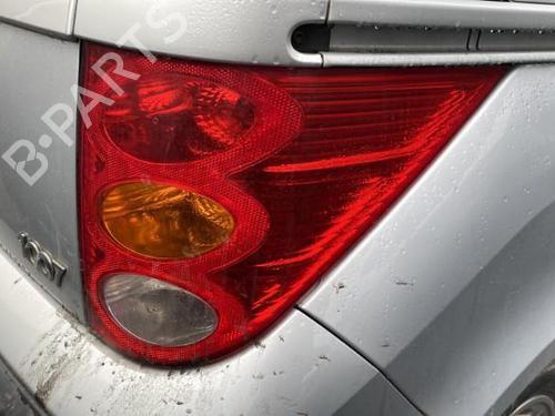 right-taillight-peugeot-1007-km_-2005-25692237 main image