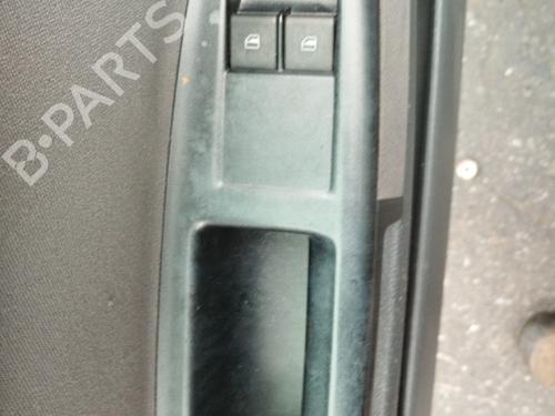 Pulsantiera anteriore sinistra Pulsantiera anteriore sinistra VW POLO IV (9N_, 9A_) 1.4 16V (80 hp) 35926855 35926855