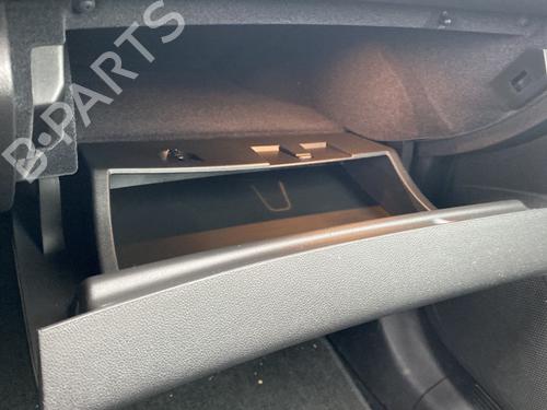 Handskerum RENAULT MEGANE IV Hatchback (B9A/M/N_) 1.5 dCi 110 (B9A3) | BP30908698C95