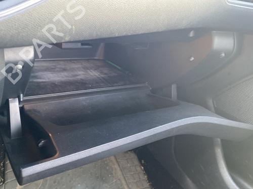 Used Glove box Glove box PEUGEOT 308 II (LB_, LP_, LW_, LH_, L3_) 1.6 BlueHDi 120 (120 hp) 30967569 30967569