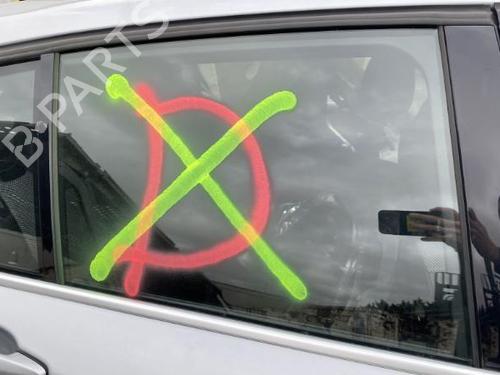 Vidro porta trás direita BMW 1 (F20) 116 d (116 hp) 25678665