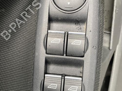 Used Left front window switch FORD KUGA I 2.0 TDCi 4x4 (140 hp) 32299801