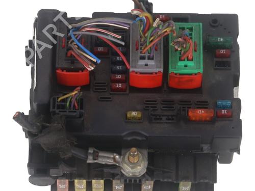 Used Fuse box PEUGEOT 206 Hatchback (2A/C) 1.4 i (75 hp) 28517390