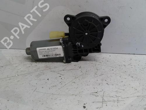 Used Left front window motor FORD FIESTA V (JH_, JD_) 1.4 16V (80 hp) 25699086