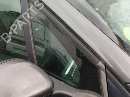 front-right-quarter-glass-peugeot-2008-i-cu_-2013-36369280 main image