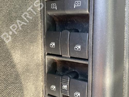Used Left front window switch Left front window switch OPEL ASTRA H (A04) 1.6 (L48) (105 hp) 32595700 32595700