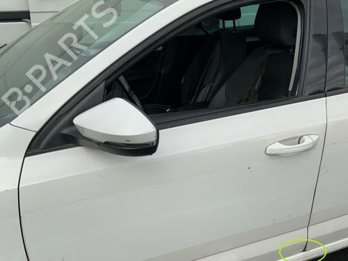Used Left front door Left front door 39513405 39513405
