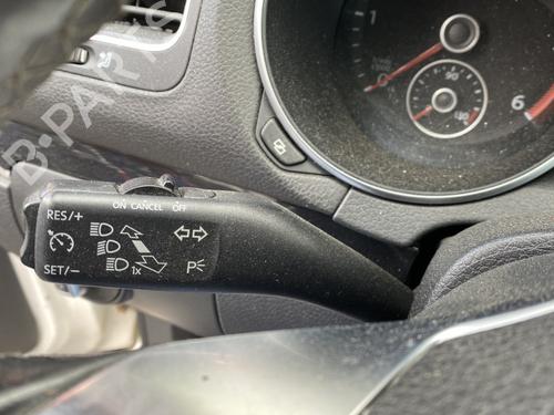 Used Headlight switch VW GOLF VI (5K1) 2.0 TDI (110 hp) 25697438