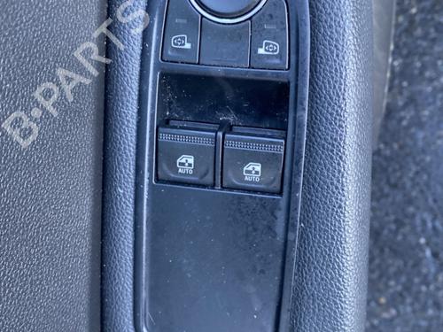 Venstre fortil elrude kontakt RENAULT CLIO V (B7_) 1.6 E-TECH 140 (B7MU) (140 hp) 31977422