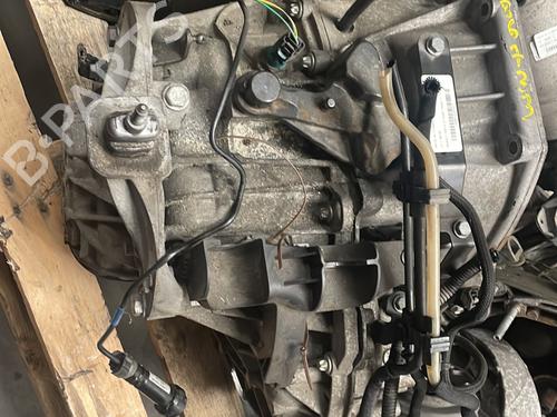 gearbox-renault-trafic-iii-van-fg_-2014-26392091 main image