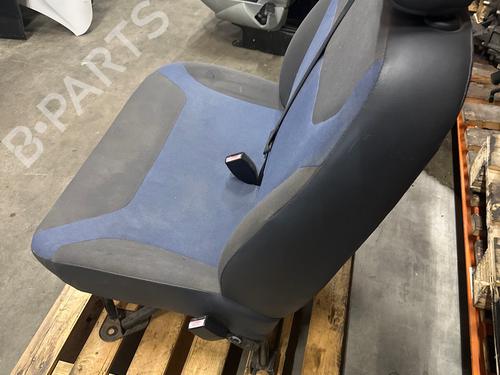 Right front seat RENAULT TRAFIC II Bus (JL) | BP37471278C16 - Image 2