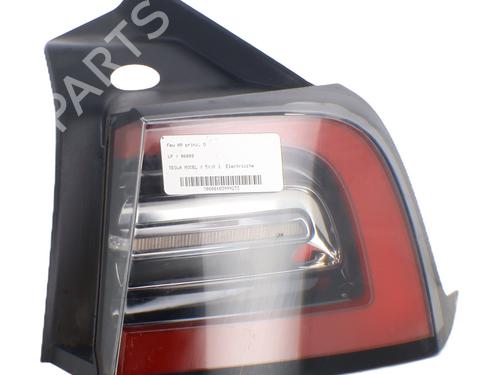 Right taillight TESLA MODEL Y (5YJY) EV All-wheel Drive | BP25684882C35  - Image 6