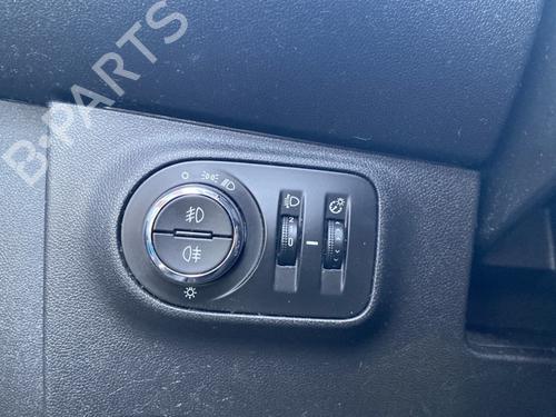 headlight-switch-opel-corsa-e-x15-2014-31994508 main image