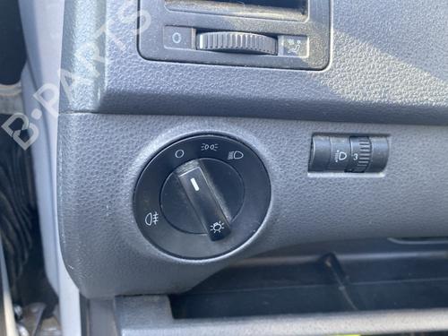 Used Headlight switch VW POLO IV (9N_, 9A_) 1.2 12V (64 hp) 31654617
