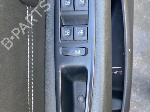 Used Left front window switch Left front window switch RENAULT SCÉNIC III (JZ0/1_) 1.5 dCi (110 hp) 33946008 33946008