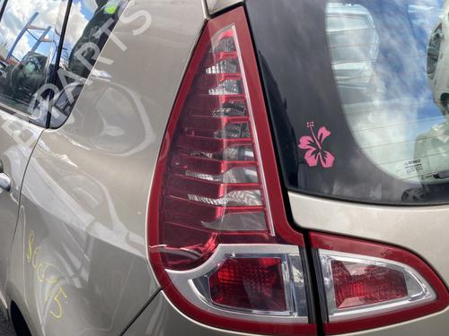 Used Left taillight RENAULT SCÉNIC III (JZ0/1_) 1.5 dCi (110 hp) 25690501