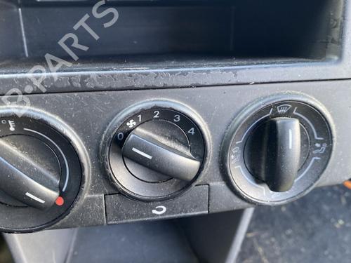 Used Climate control VW POLO IV (9N_, 9A_) 1.2 12V (64 hp) 31654616
