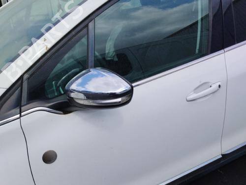 left-front-door-peugeot-2008-i-cu_-2013-36442393 main image