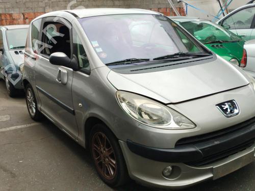 Left headlight PEUGEOT 1007 (KM_) 1.4 HDi | BP25683974C28